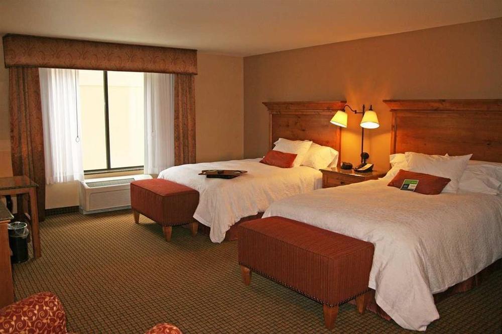 Hampton Inn & Suites Буффало Номер фото