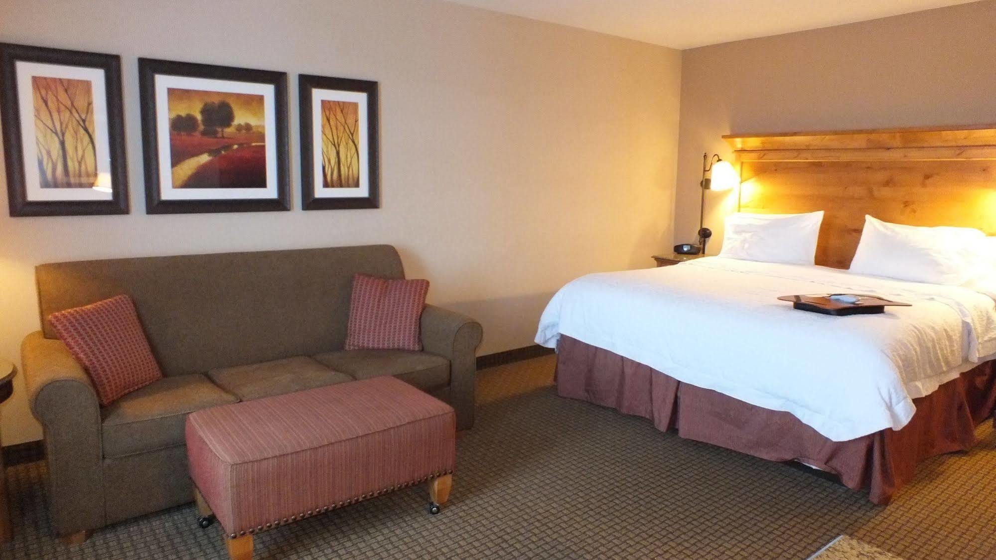 Hampton Inn & Suites Буффало Экстерьер фото