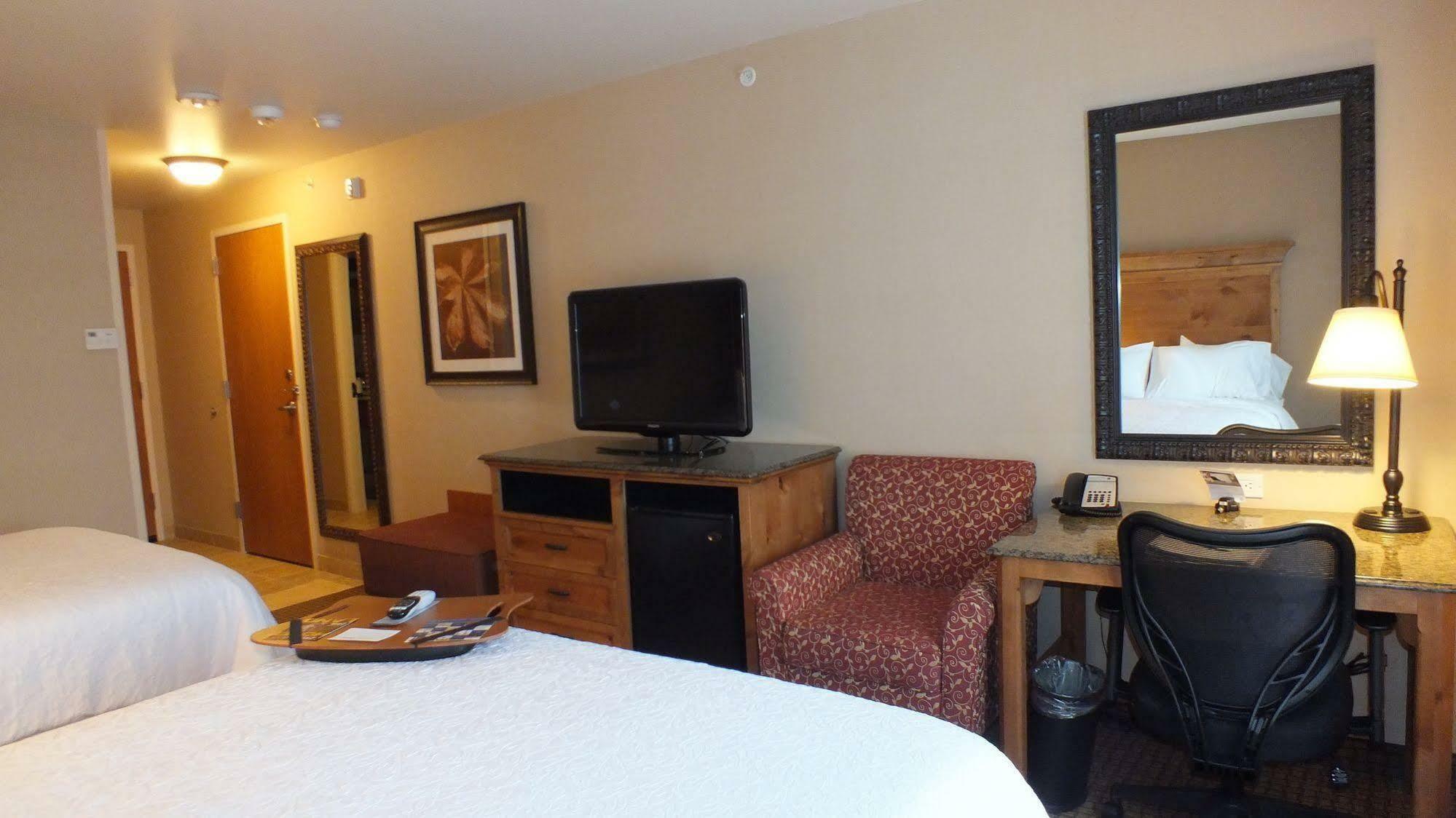 Hampton Inn & Suites Буффало Экстерьер фото